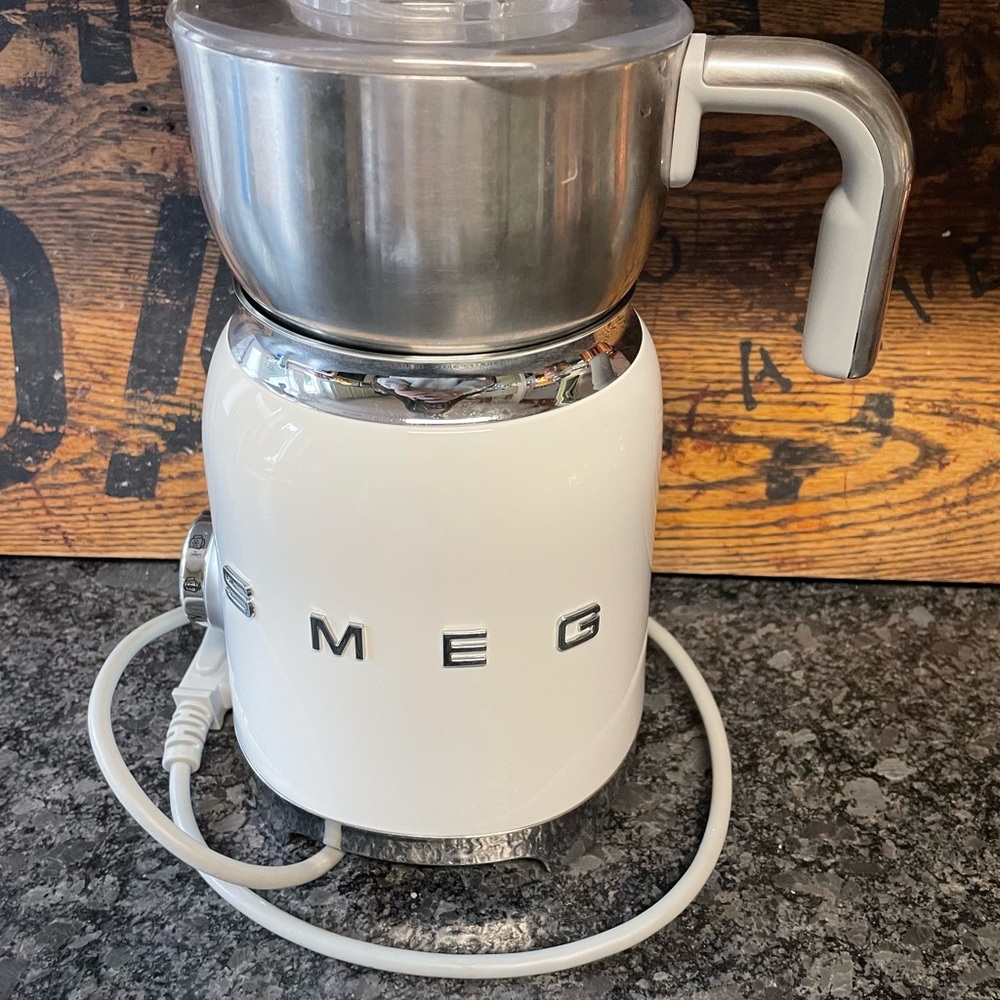 Smeg milk frother white